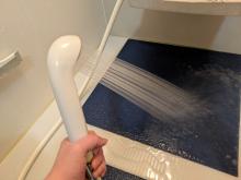 タイルカーペットを風呂場で洗う